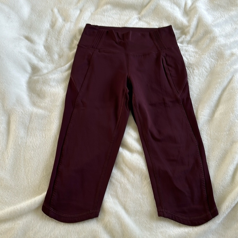 Lululemon - Crop Legging - Red Wine - Size 6